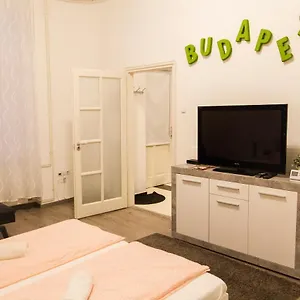 wonderful-apartment-budapest.inbudapesthotels.com/